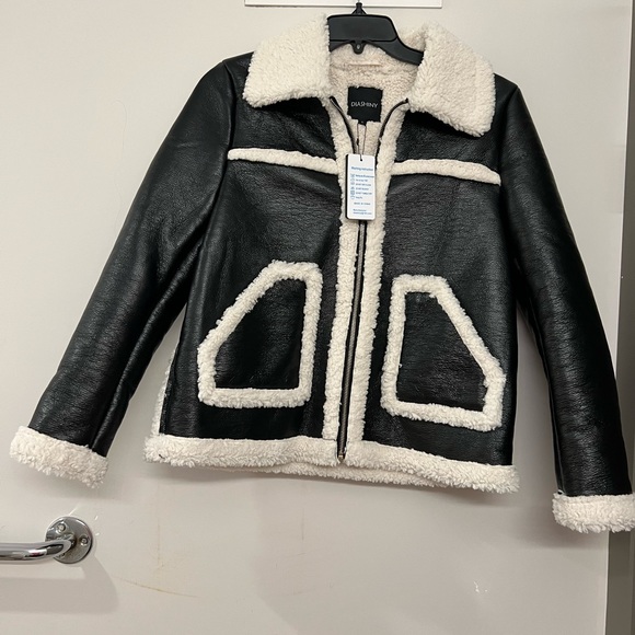 New woman’s winter jacket size large - Picture 6 of 10